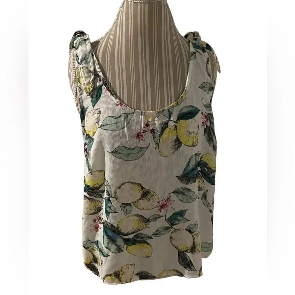 So size XL top perfect like new condition